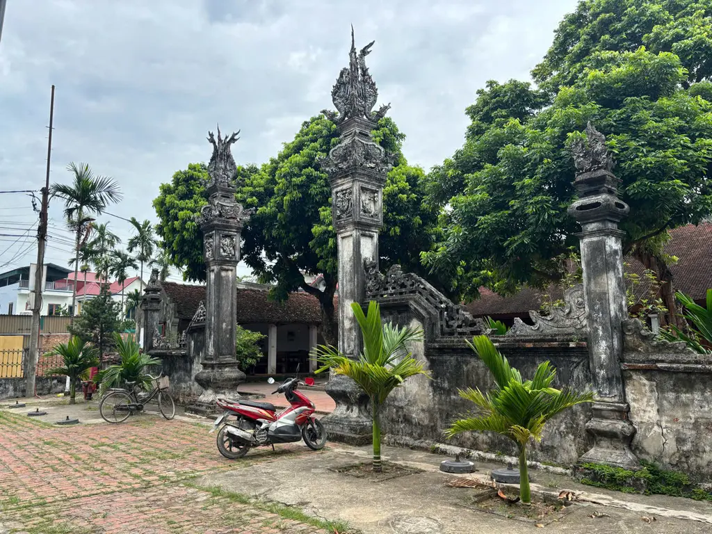 Cảnh quan khuôn viên Đình Ngọc Phúc
