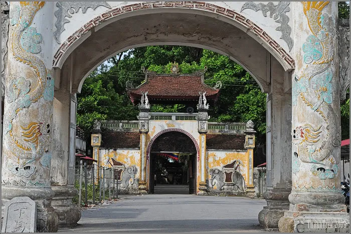 Cổng Đền Chùa Bà Tấm