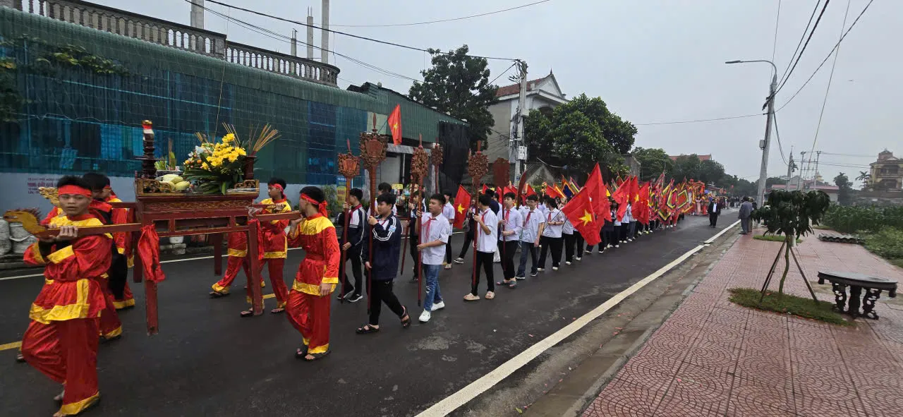 Lễ rước tại Lễ hội đền Trà Phương