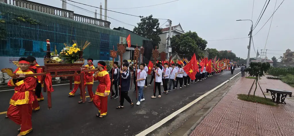 Lễ rước tại Lễ hội đền Trà Phương