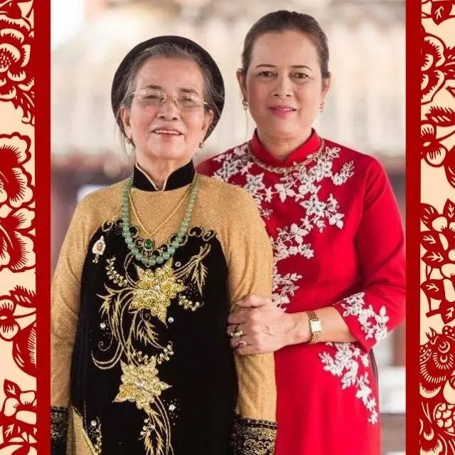 Nghệ nhân nhân dân Trần Thị Duyên và con gái - nghệ nhân ưu tú Trần Kim Huệ