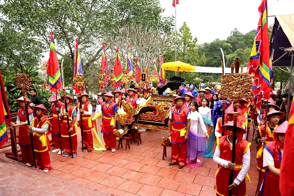 Khung cảnh Lễ hội đình Phục Cổ