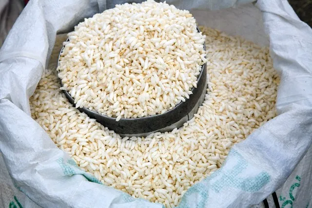 Gạo nếp là nguyên liệu gốc, là hồn của bánh dày.