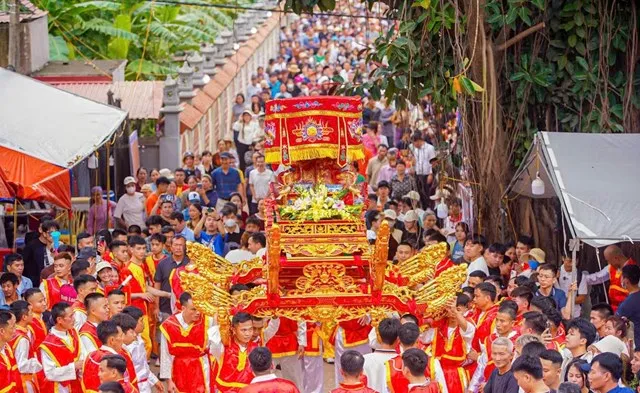 Kiệu Thánh tại Lễ hội làng Mạn Xuyên