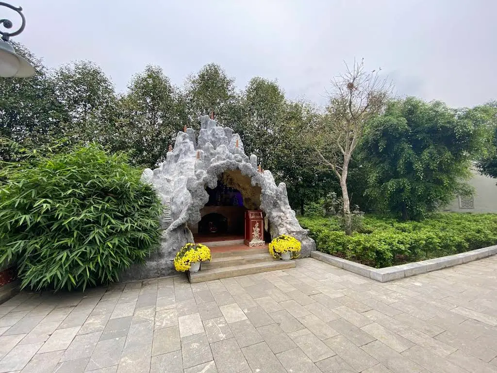 Cảnh quan di tích Đền Hạ
