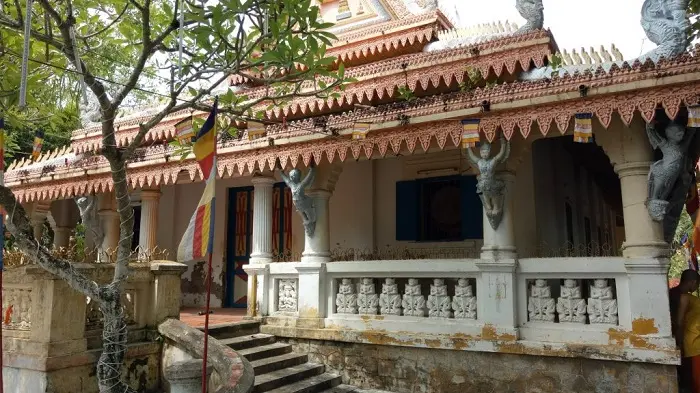 Không gian tại Chùa Láng Cát