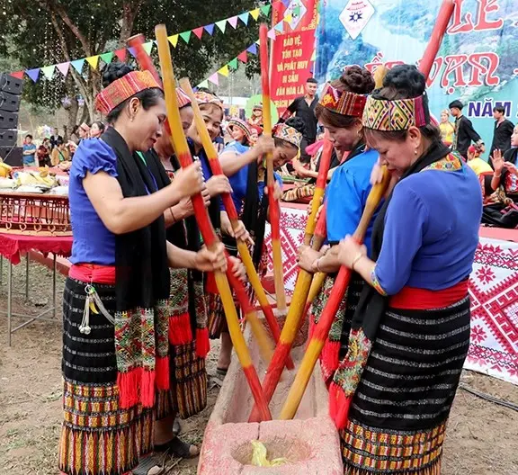 Khắc luống tại Lễ hội Đền Vạn – Cửa Rào