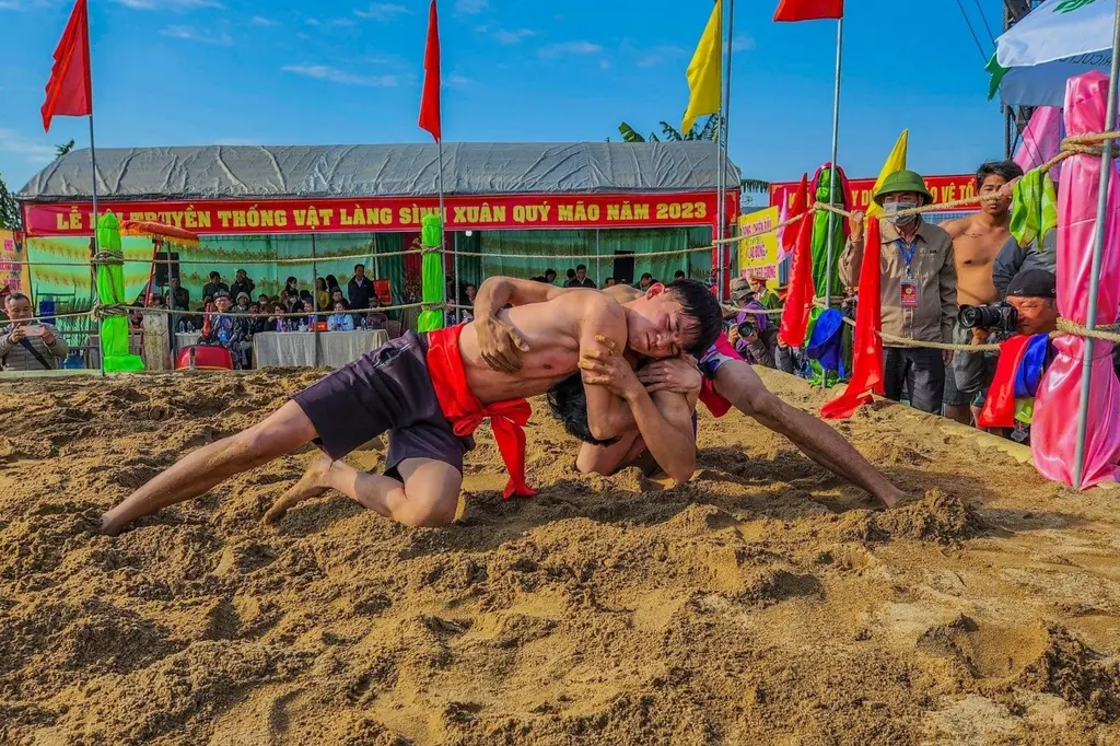 Hội Vật làng Sình