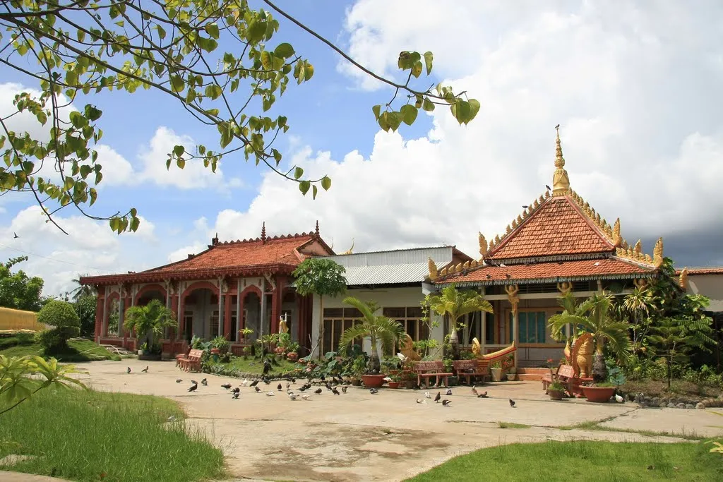 Khuôn viên Chùa Monivongsa Bopharam