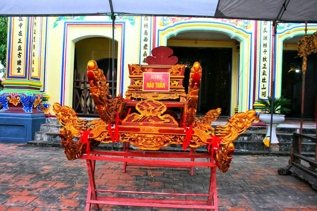 Kiệu Hậu Thần tại Lễ hội làng Hoành Nha