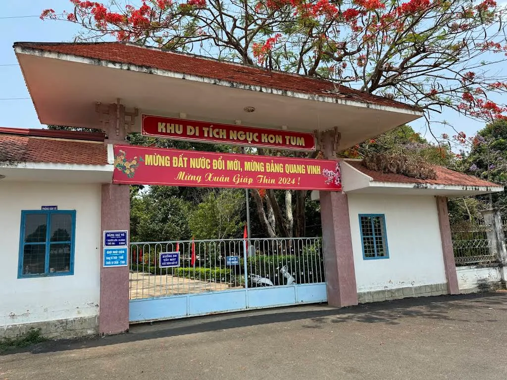 Cảnh quan di tích lịch sử Ngục Kon Tum