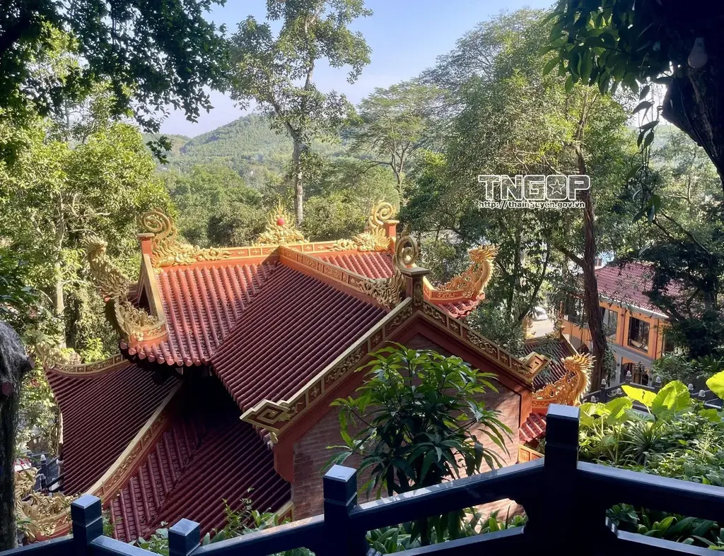 Cảnh quan Đền Đuổm