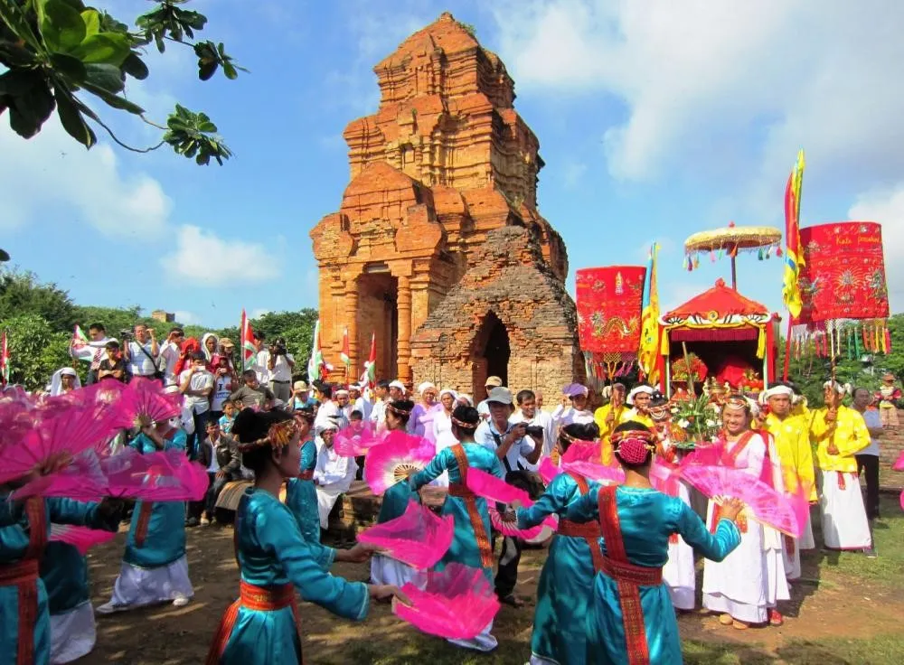 Không khí lễ hội tại Lễ hội Katê