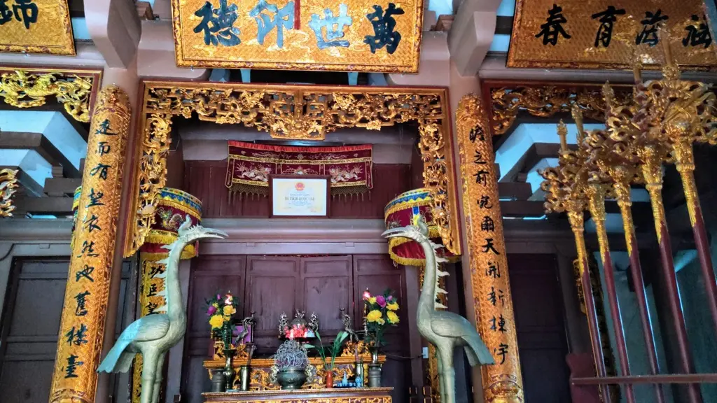 Tòa trung điện Đền thờ Nguyễn Xí