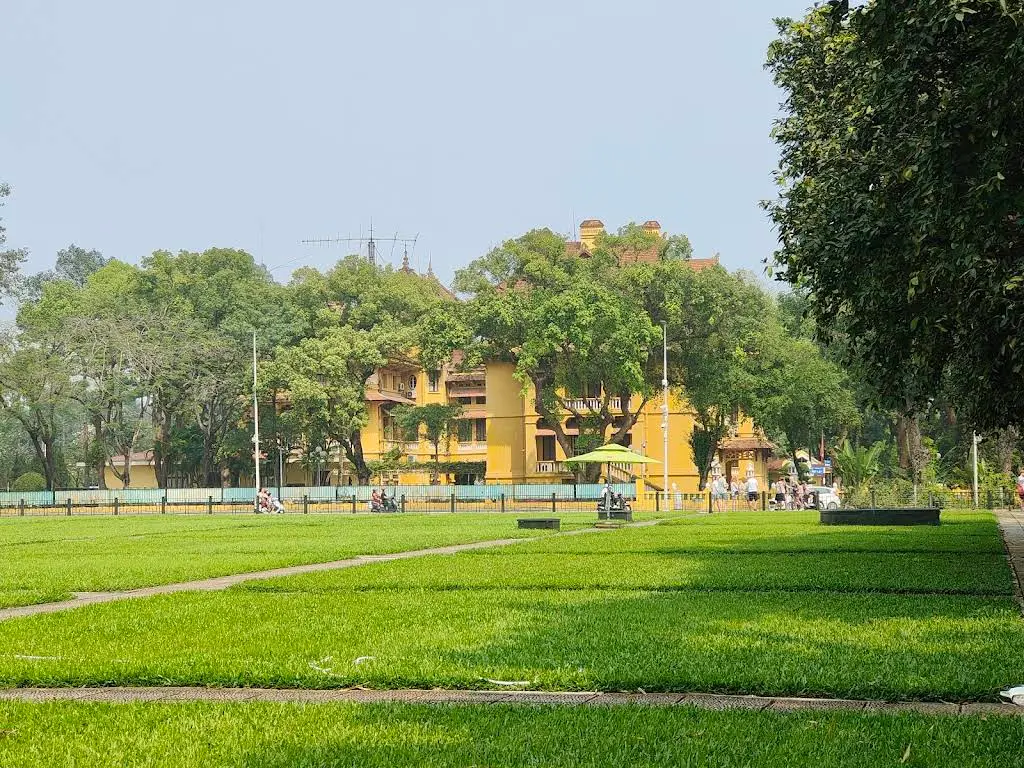 Di tích Tòa nhà trụ sở Bộ Ngoại giao nhìn từ xa