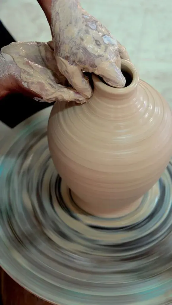 Kỹ thuật tạo gốm riêng của nghệ nhân Đinh Công Lai