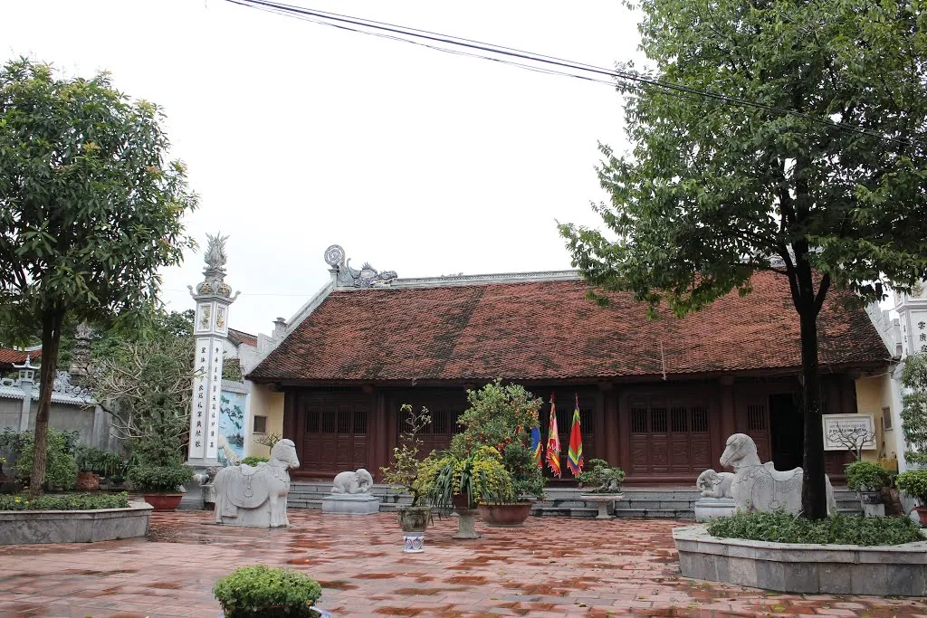 Cảnh quan Đình Hoàng Mai
