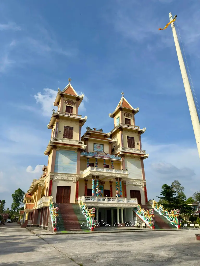Cảnh quan khu di tích Tòa Thánh Cao Đài Tiên Thiên