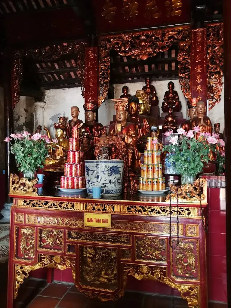 Tam bảo Chùa pháp Hoa