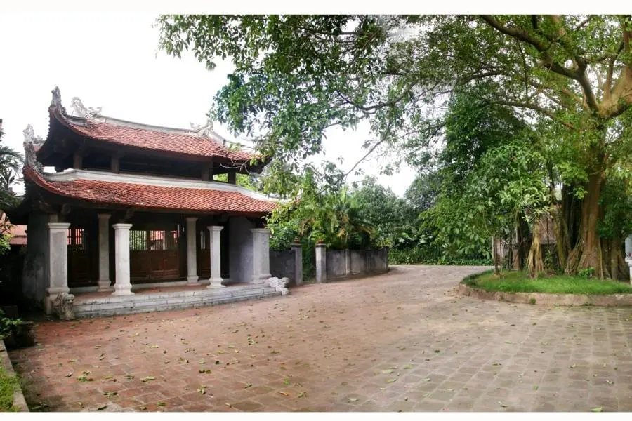 Tam quan Đền Mây