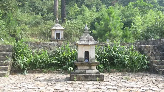 Dấu tích thông đàn tại Chùa Ngọa Vân