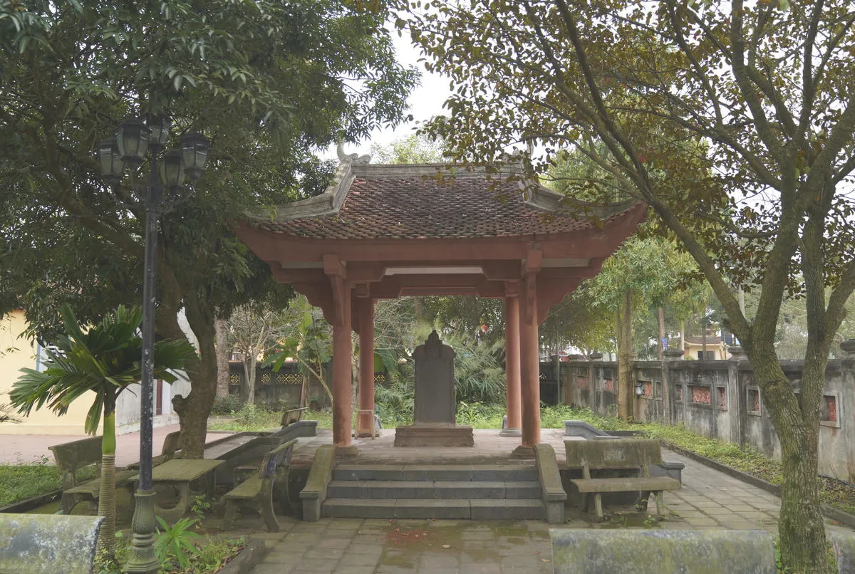Nhà bia tại Đền thờ Nguyễn Biểu
