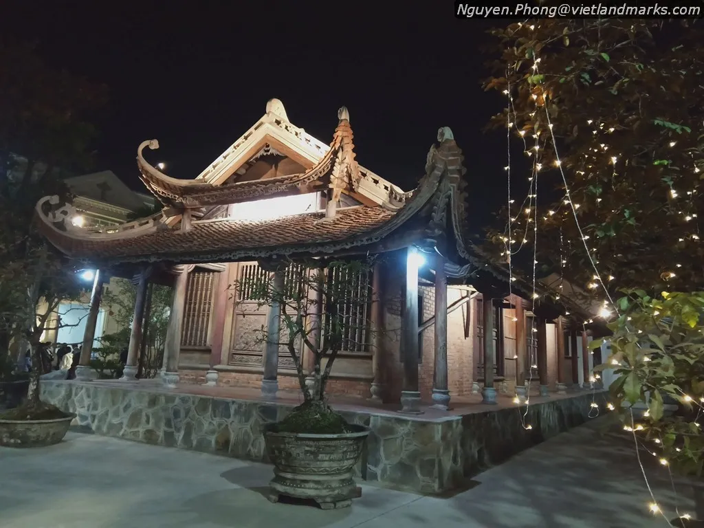 Cảnh quan nhà thờ cổ tại Nhà thờ giáo xứ Đại Ơn