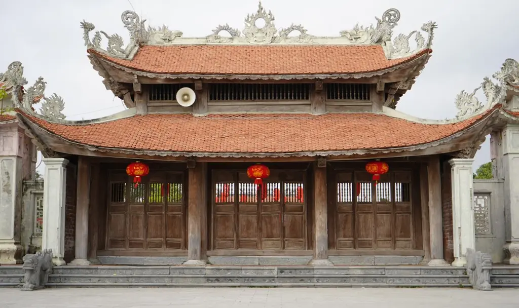 Cổng nghi môn nội tại Cụm di tích liên quan đến nhà Mạc ở Kinh Dương
