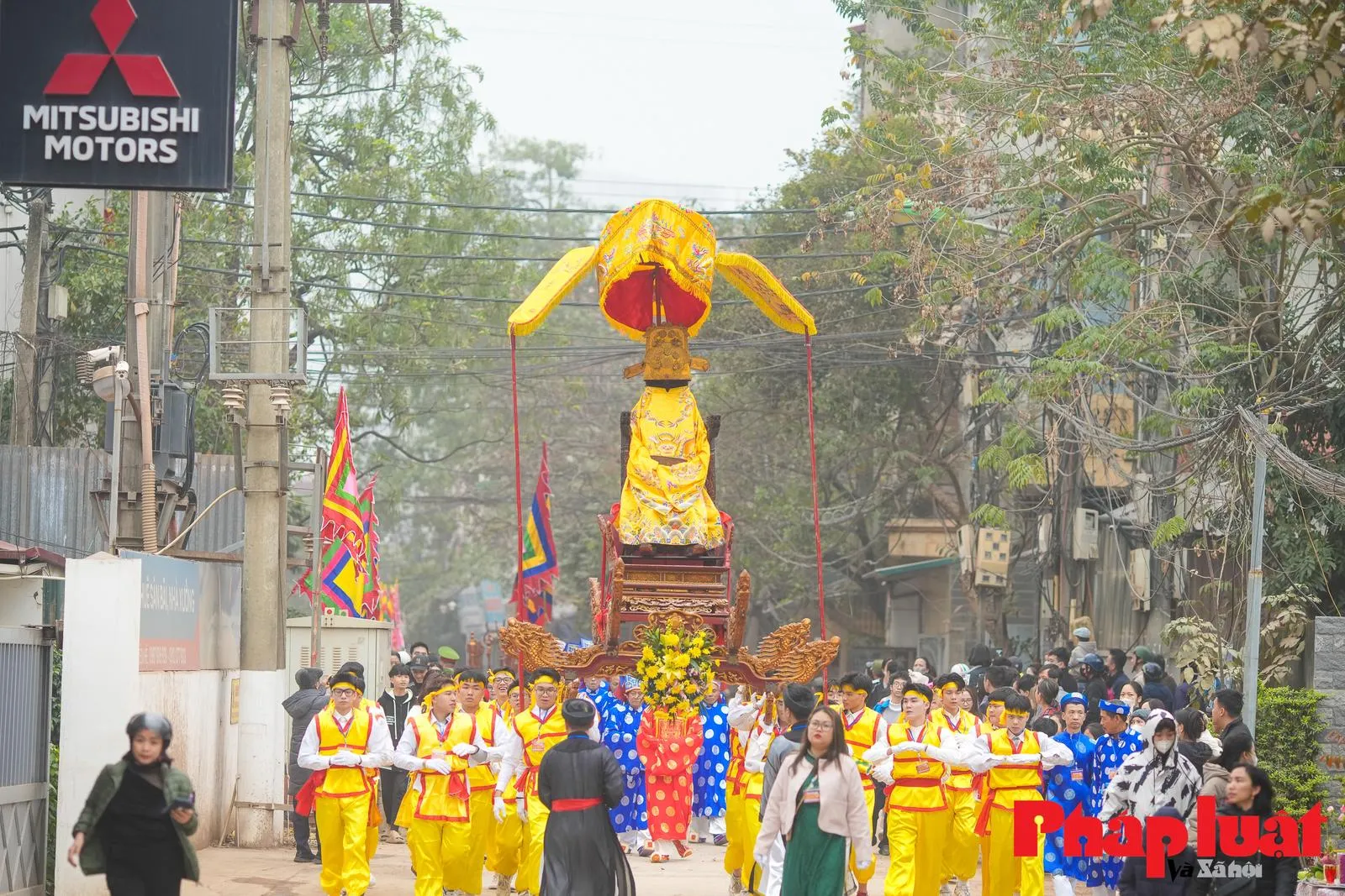 Rước kiệu Thánh tại Lễ hội Đình Nhật Tân
