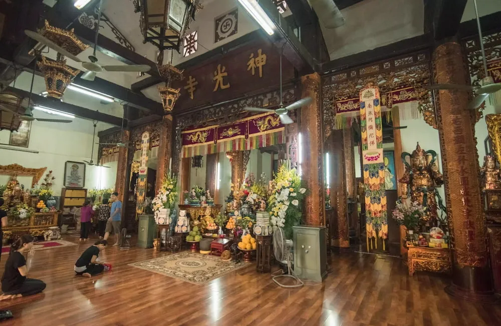 Cảnh quan bên trong di tích chùa Ngũ Xã