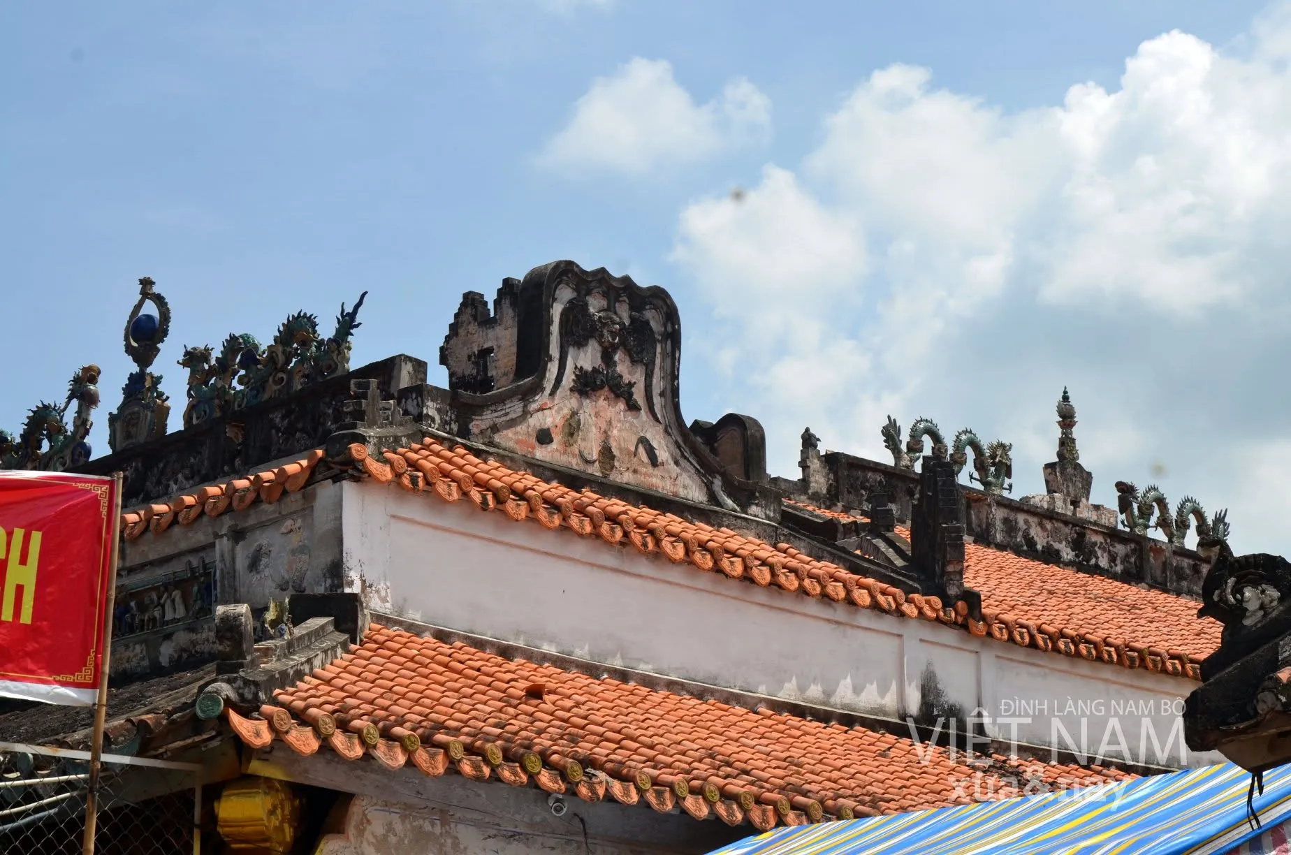 Hoạ tiết trang trí trong không gian đình Phú Hựu