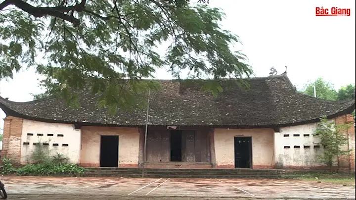 Cảnh quan bên ngoài Đình Am