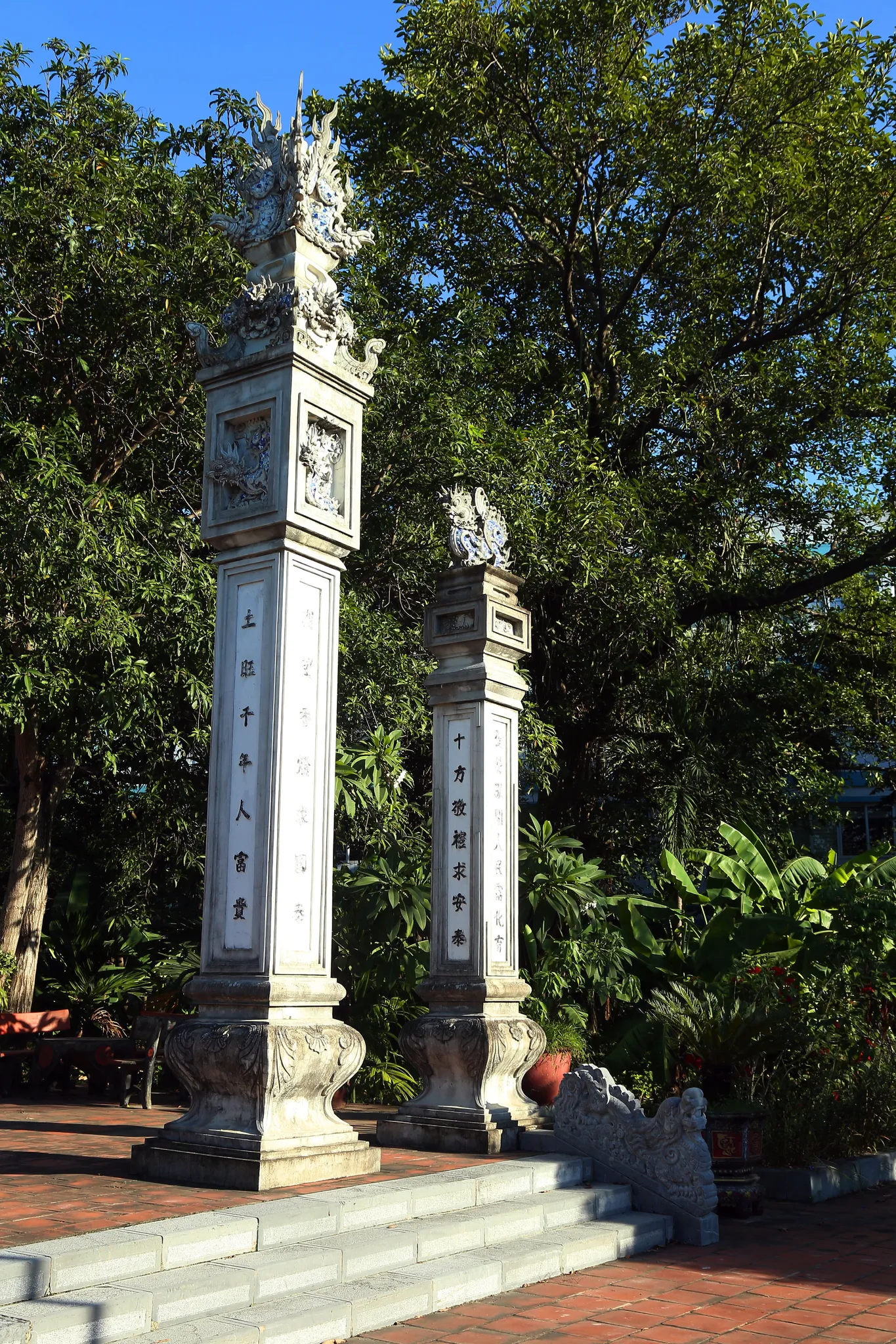 Trụ biểu Miếu Ngọc Mạch