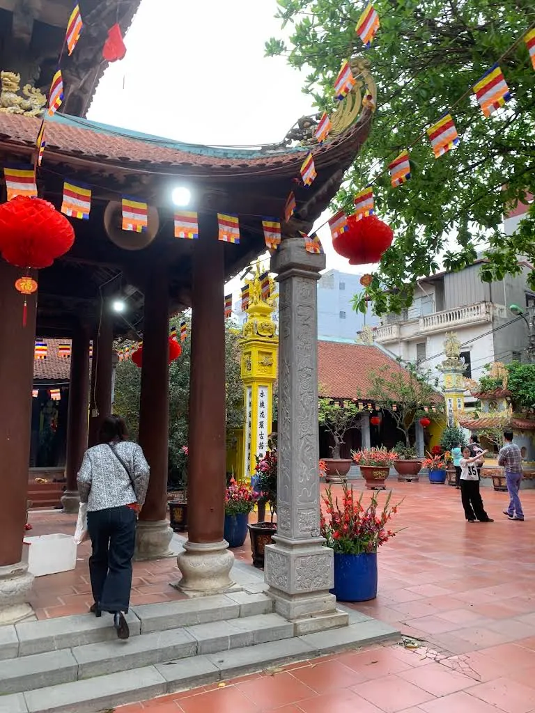 Cảnh quan di tích Chùa Sùng Quang