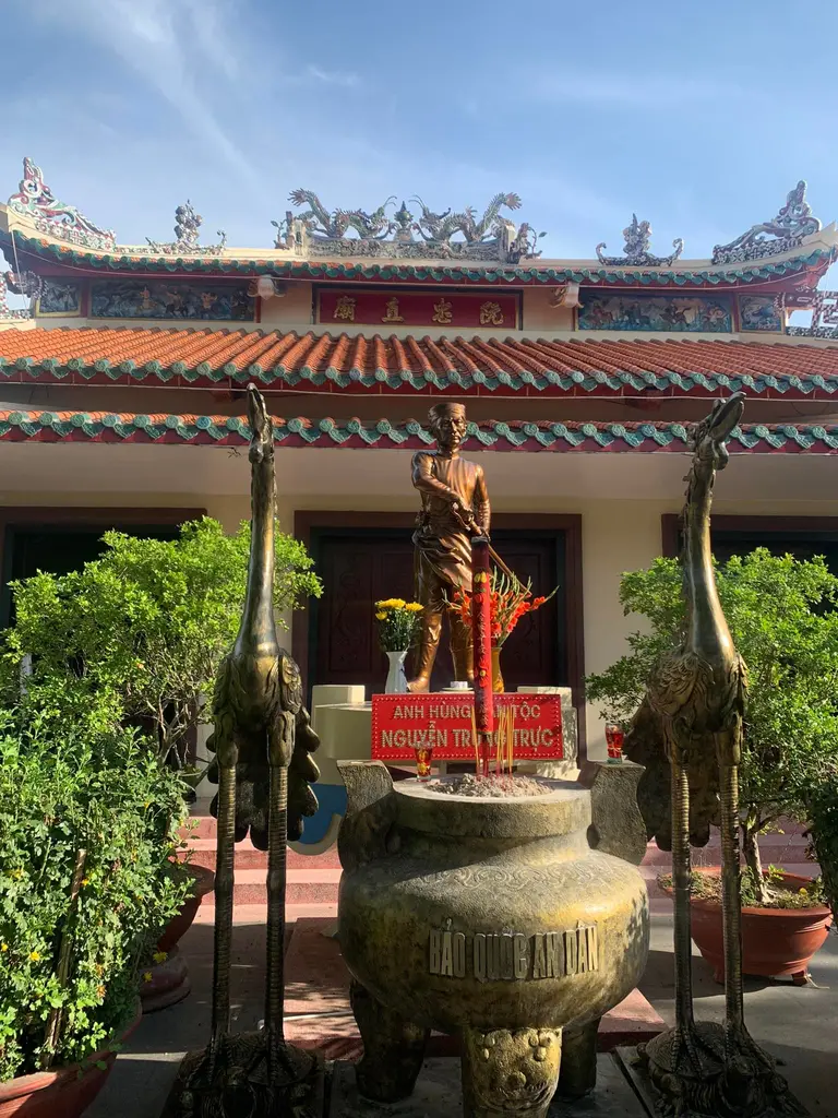 Quang cảnh tại Đình thần Nguyễn Trung Trực