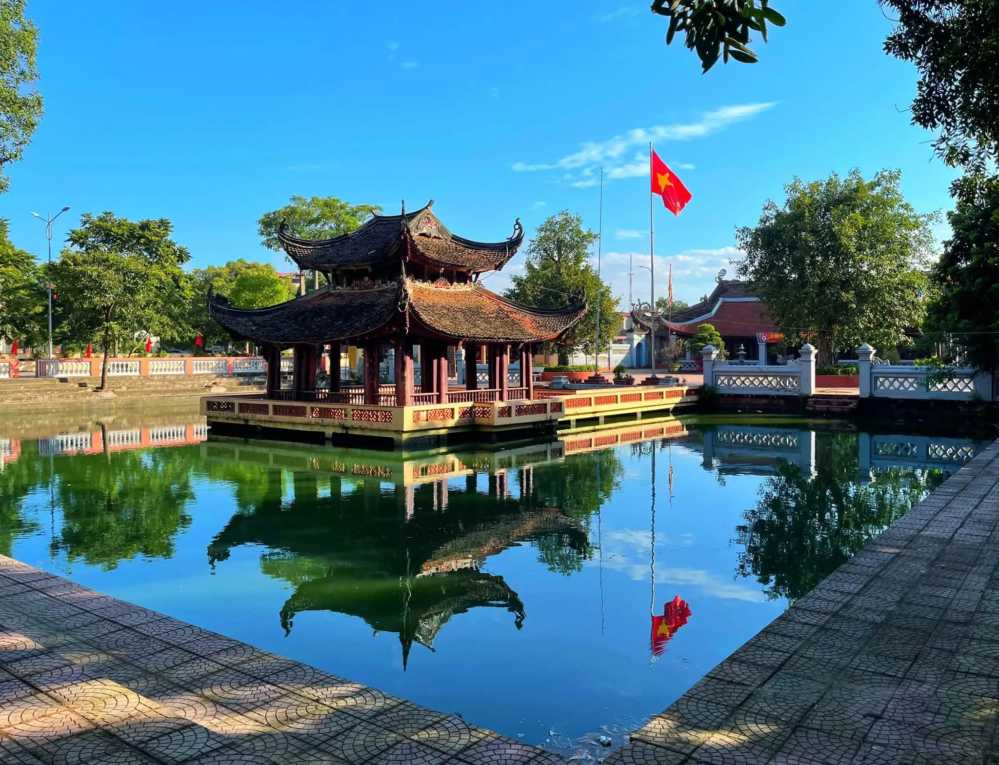 Thuỷ đình ở đình Tam Tảo