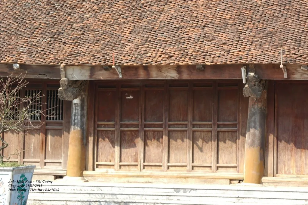 Cận cảnh Đình làng Lương
