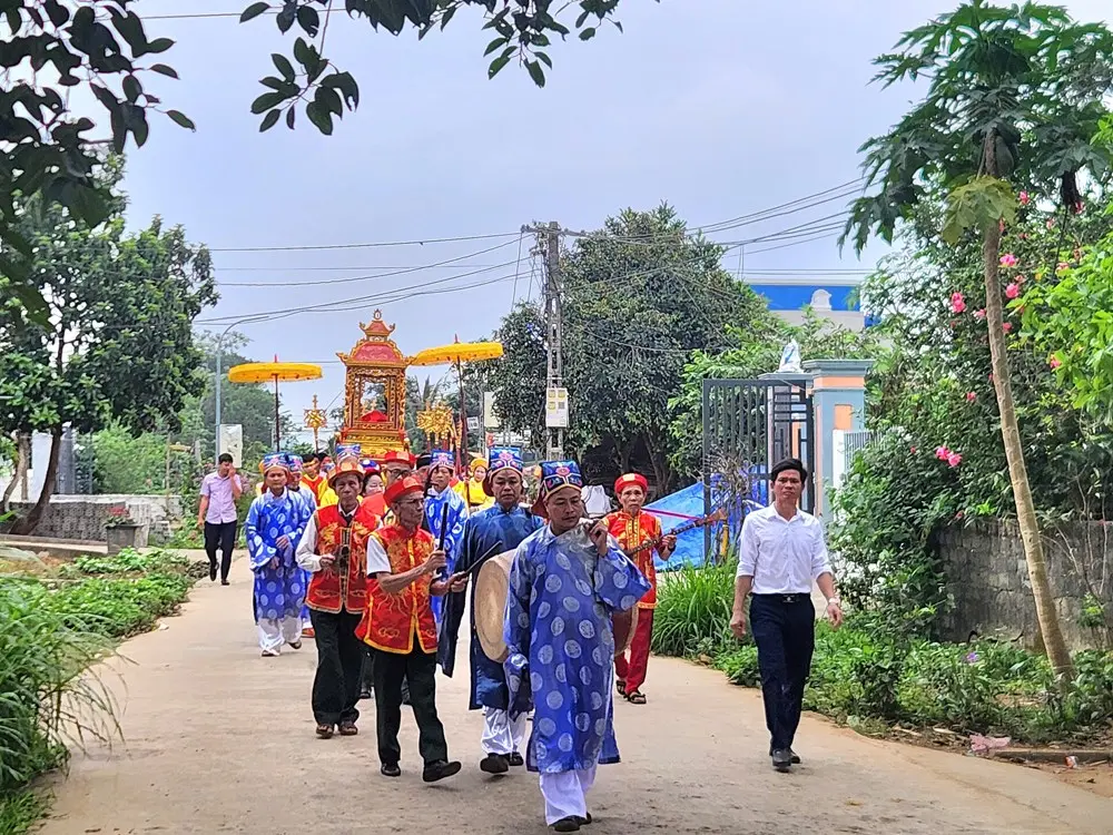 Nghi thức rước kiệu tại Lễ hội Kỳ phúc Nghè Cẩm Hoàng