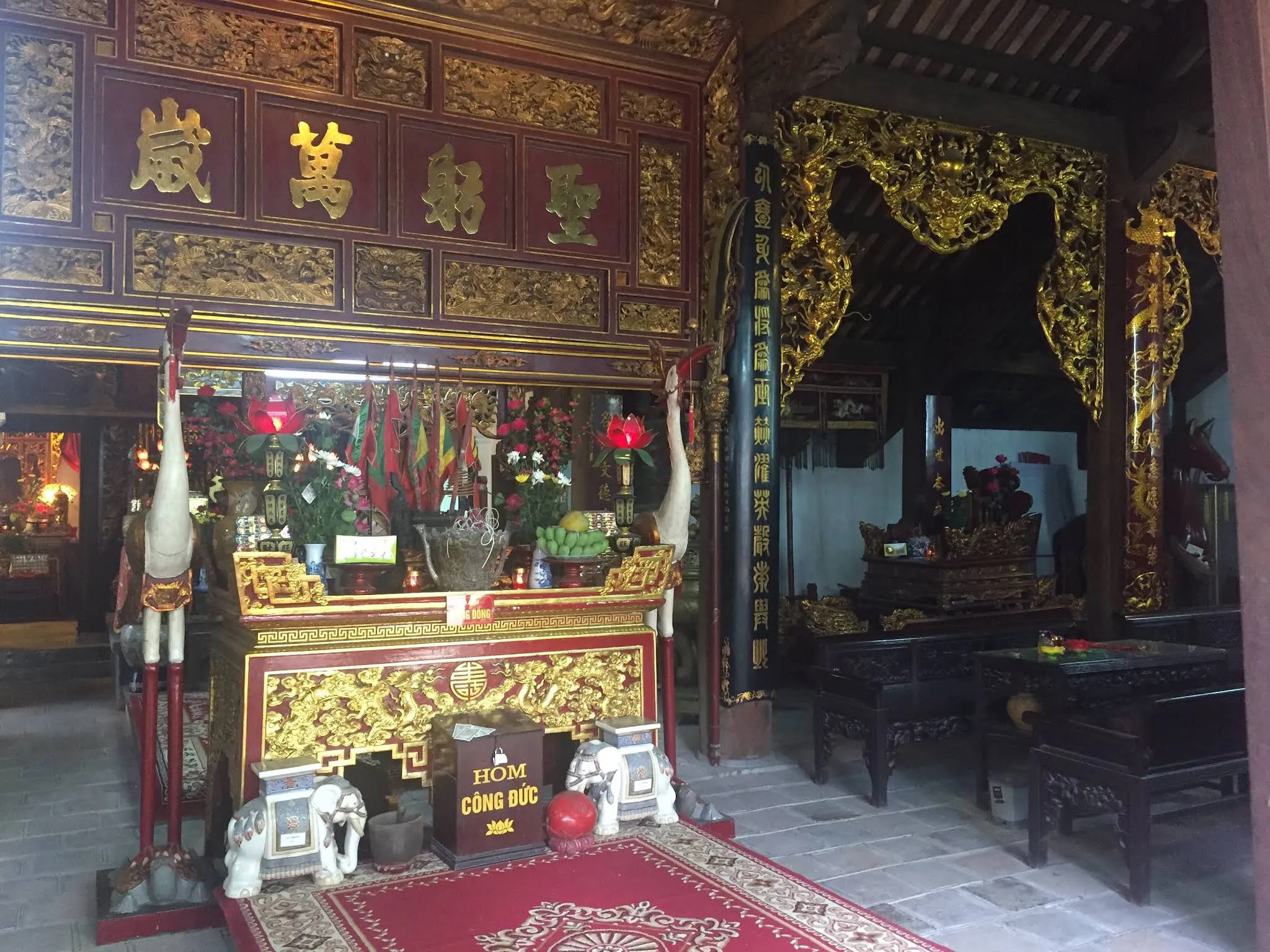 Cảnh quan bên trong di tích Đình Đại - Bạch Mai