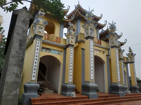 Cổng đình Quảng Nguyên