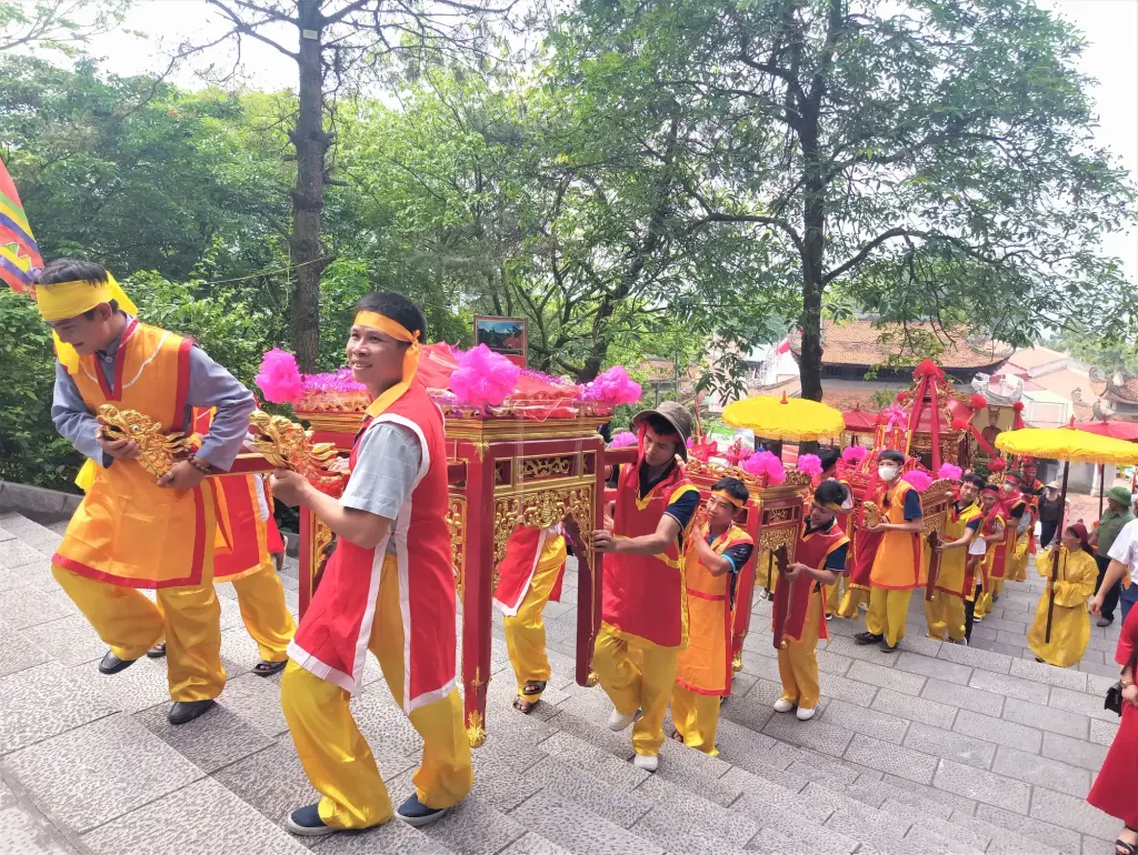 Lễ rước Lễ hội đền Cao An Phụ
