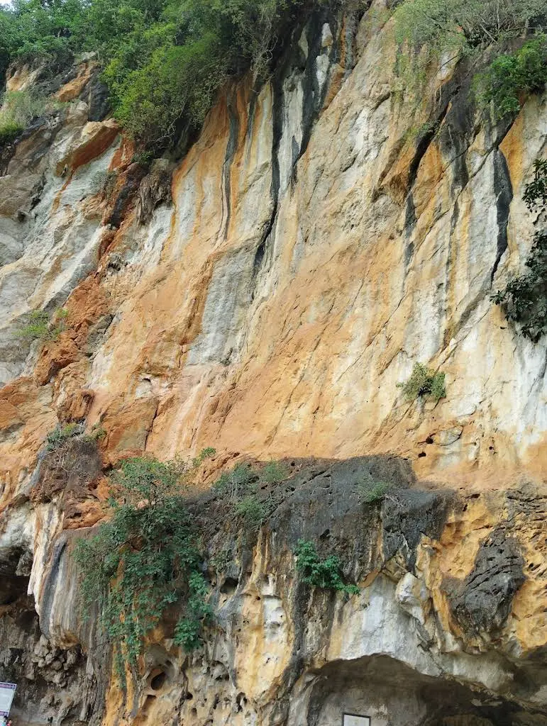 Không gian cảnh quan Thắng Cảnh Hang Bua