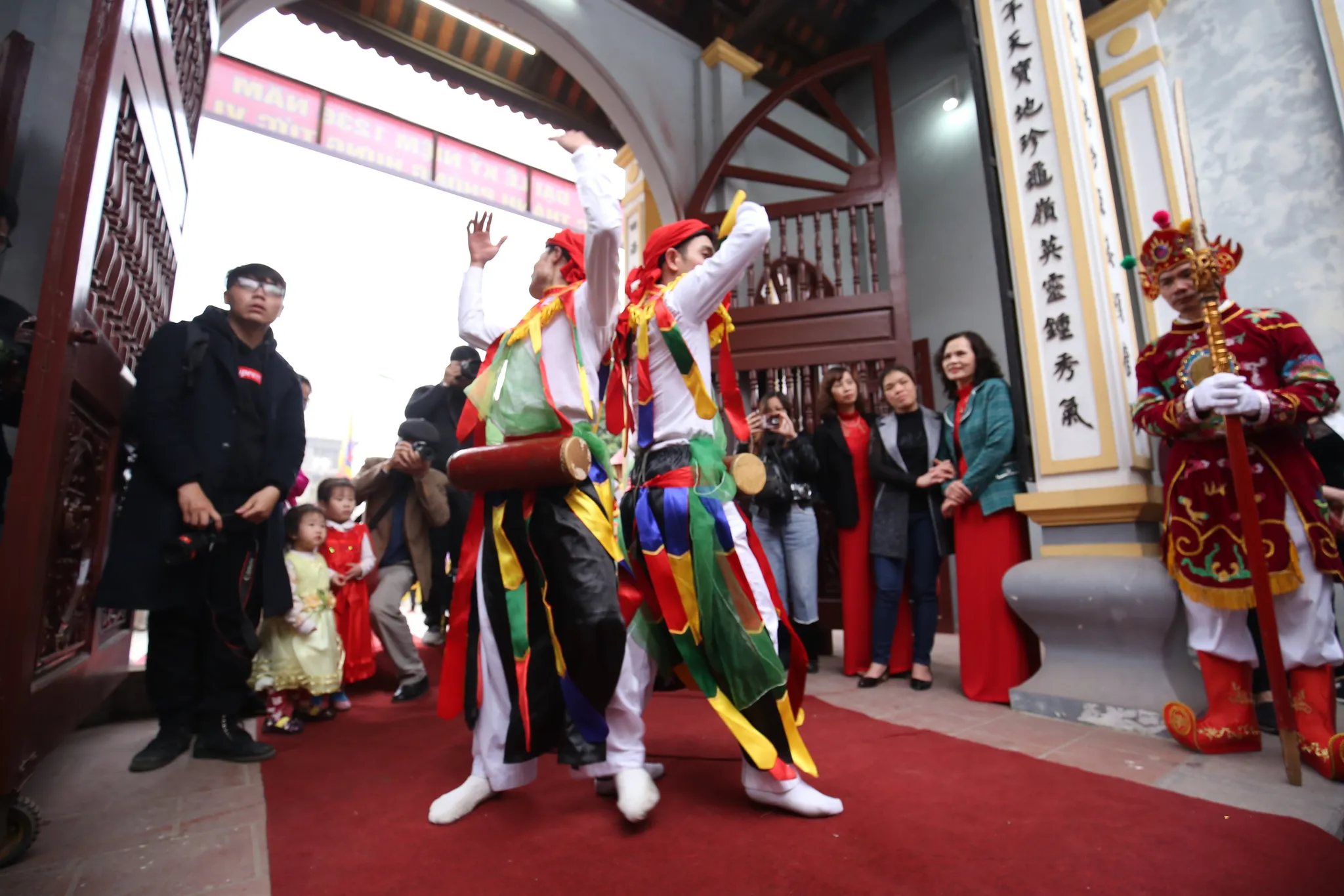 Ngày Xuân xem "Con đĩ đánh bồng" - Hội làng Triều Khúc 2018