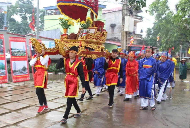 Lễ rước kiệu tại Lễ hội Đình Phương Độ
