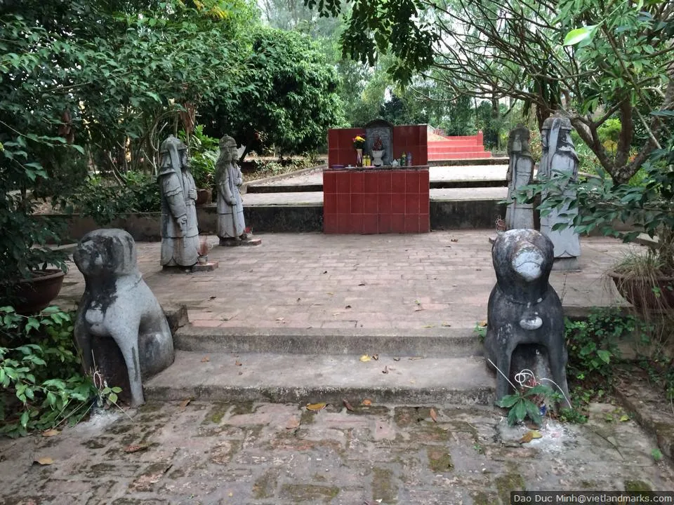 Cảnh quan bên trong Lăng Quan Thái Bảo