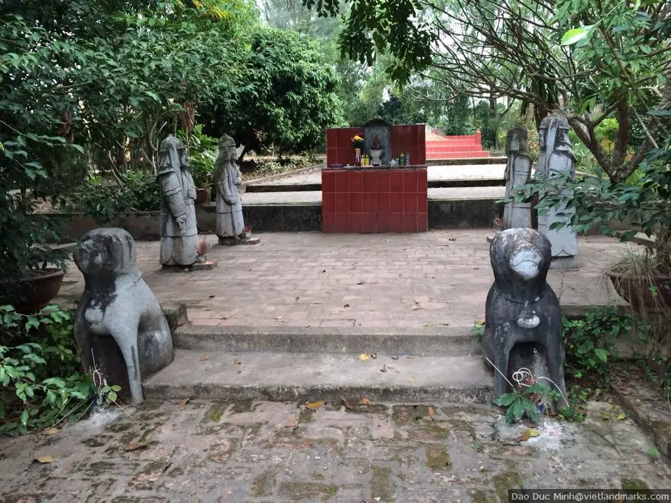 Cảnh quan bên trong Lăng Quan Thái Bảo