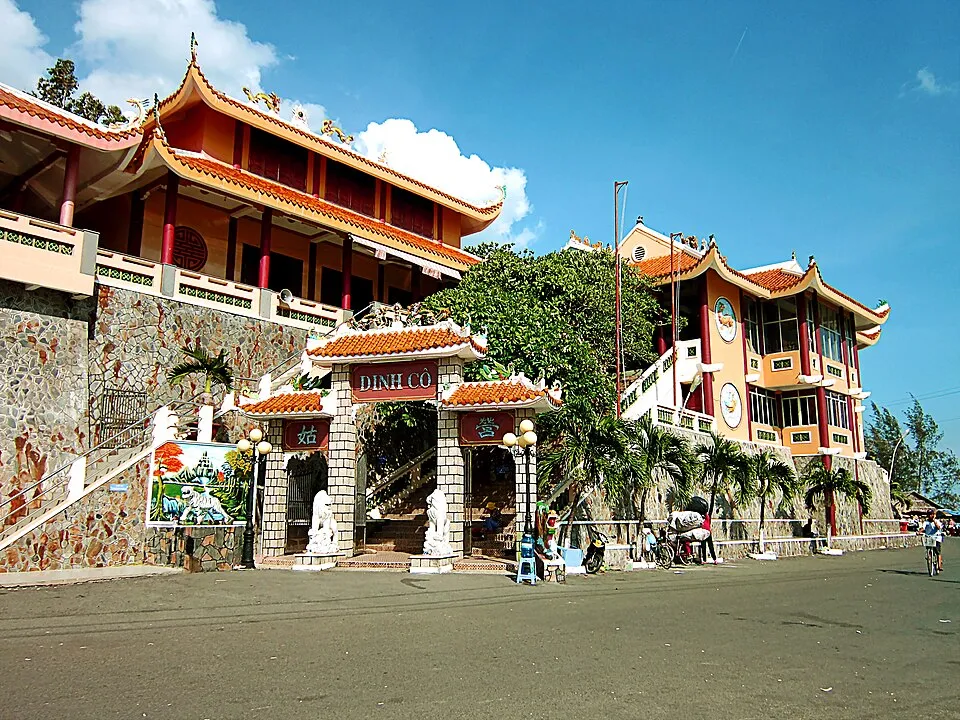 Cảnh quan Dinh Cô