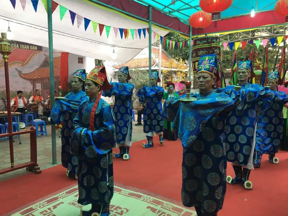 Đoàn cúng tế tại Hội đình Kim Mã