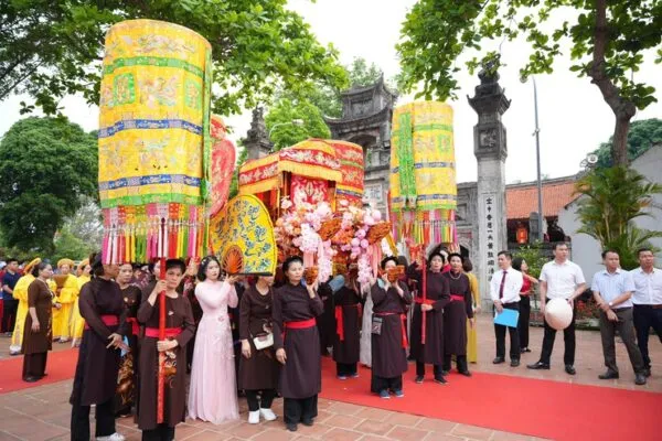 Kiệu Thánh tại Lễ hội Phụng Nghênh