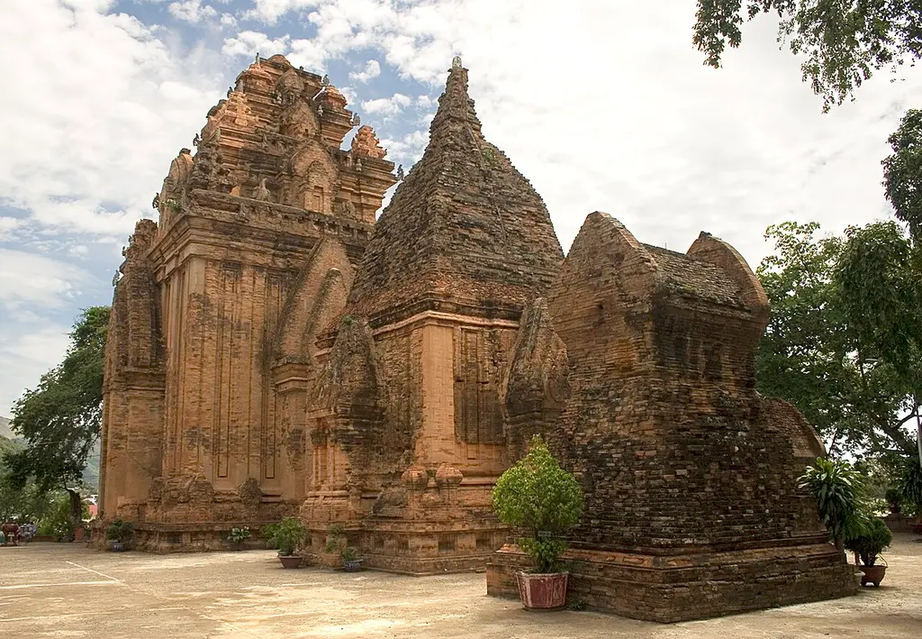 Cảnh quan Tháo Bà Ponagar